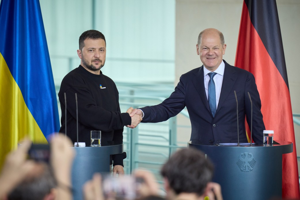 Лідерство Німеччини в захисті миру здатне зробити світ безпечнішим – Володимир Зеленський за результатами зустрічі з Олафом Шольцом у Берліні Лідерство Німеччини в захисті миру здатне зробити світ безпечнішим – Володимир Зеленський за результатами зустрічі з Олафом Шольцом у Берліні