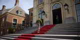 На базі ВПС Нідерландів Володимир Зеленський зустрівся з українськими військовими та ознайомився зі зразками озброєння, яке передається Україні На базі ВПС Нідерландів Володимир Зеленський зустрівся з українськими військовими та ознайомився зі зразками озброєння, яке передається Україні