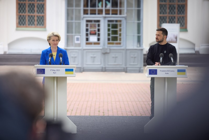 Настав час для позитивного рішення щодо переговорів про членство України у Євросоюзі – Глава держави за підсумками зустрічі з Президентом Єврокомісії в Києві Настав час для позитивного рішення щодо переговорів про членство України у Євросоюзі – Глава держави за підсумками зустрічі з Президентом Єврокомісії в Києві