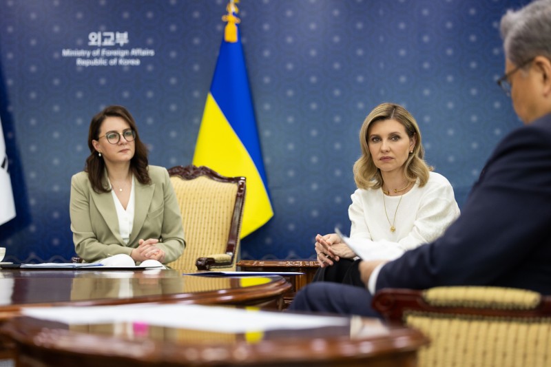 Олена Зеленська: Справедливість потрібна не лише Україні, а й усім країнам, що прагнуть жити мирно Олена Зеленська: Справедливість потрібна не лише Україні, а й усім країнам, що прагнуть жити мирно