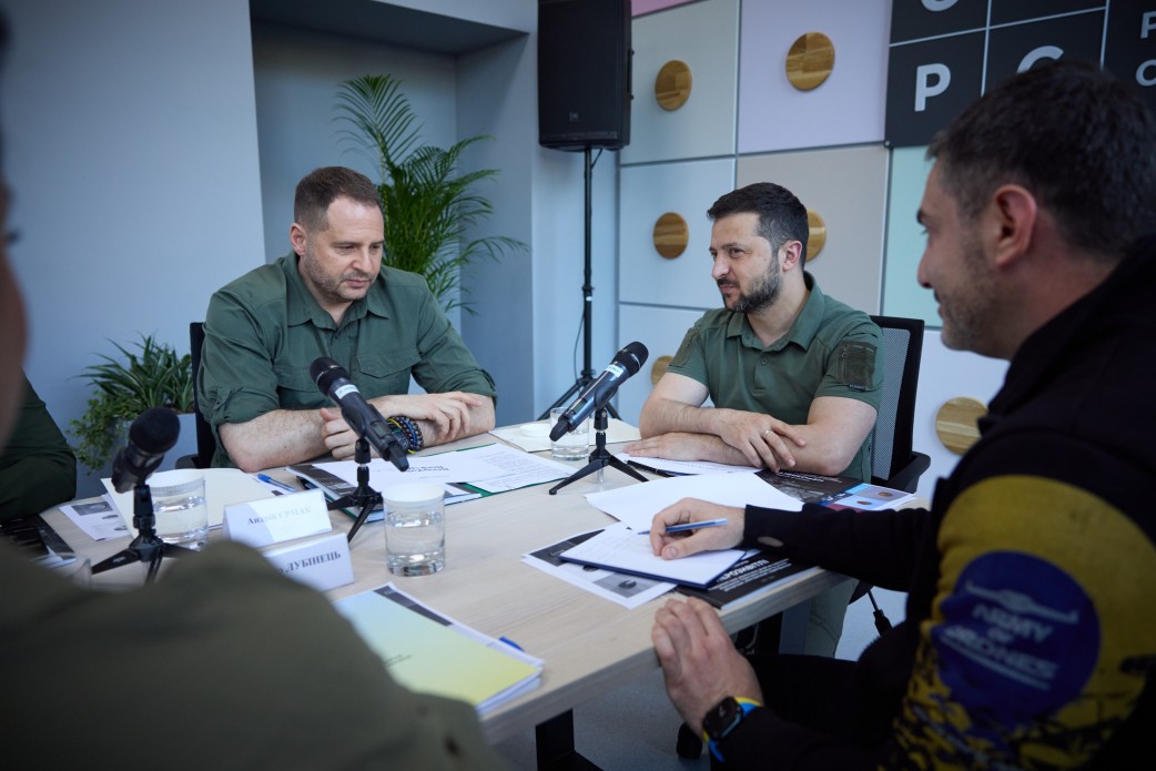 Президент ознайомився з планом повернення незаконно депортованих Росією дітей Bring Kids Back UA та взяв участь у відкритті Центру захисту прав дитини Президент ознайомився з планом повернення незаконно депортованих Росією дітей Bring Kids Back UA та взяв участь у відкритті Центру захисту прав дитини