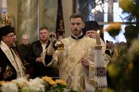 «Прощаємося з батьком, який дав нашій Церкві й народу Патріарха»: у Стрию розпочалося перепоховання Юрія Шевчука «Прощаємося з батьком, який дав нашій Церкві й народу Патріарха»: у Стрию розпочалося перепоховання Юрія Шевчука