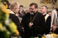 «Прощаємося з батьком, який дав нашій Церкві й народу Патріарха»: у Стрию розпочалося перепоховання Юрія Шевчука «Прощаємося з батьком, який дав нашій Церкві й народу Патріарха»: у Стрию розпочалося перепоховання Юрія Шевчука