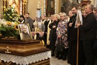 «Прощаємося з батьком, який дав нашій Церкві й народу Патріарха»: у Стрию розпочалося перепоховання Юрія Шевчука «Прощаємося з батьком, який дав нашій Церкві й народу Патріарха»: у Стрию розпочалося перепоховання Юрія Шевчука