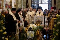 «Прощаємося з батьком, який дав нашій Церкві й народу Патріарха»: у Стрию розпочалося перепоховання Юрія Шевчука «Прощаємося з батьком, який дав нашій Церкві й народу Патріарха»: у Стрию розпочалося перепоховання Юрія Шевчука