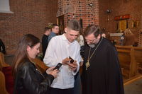 Тримайтеся своєї Церкви — тоді ви не загубитеся: єпископи Постійного Синоду УГКЦ зустрілися з молоддю у Вроцлаві Тримайтеся своєї Церкви — тоді ви не загубитеся: єпископи Постійного Синоду УГКЦ зустрілися з молоддю у Вроцлаві