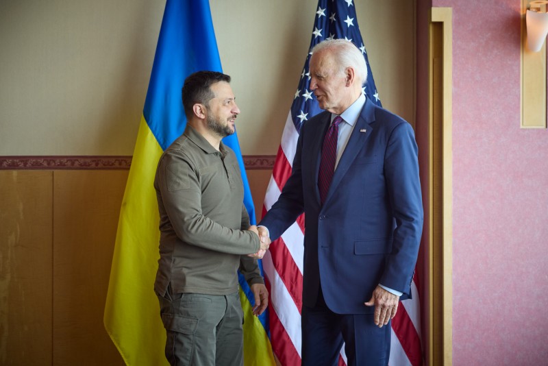 У Японії відбулася зустріч Володимира Зеленського з Джозефом Байденом У Японії відбулася зустріч Володимира Зеленського з Джозефом Байденом