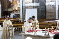 У Люрді освятили вервиці для захисників України