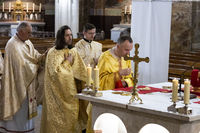 У Люрді освятили вервиці для захисників України