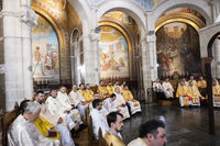 У Люрді освятили вервиці для захисників України