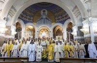 У Люрді освятили вервиці для захисників України