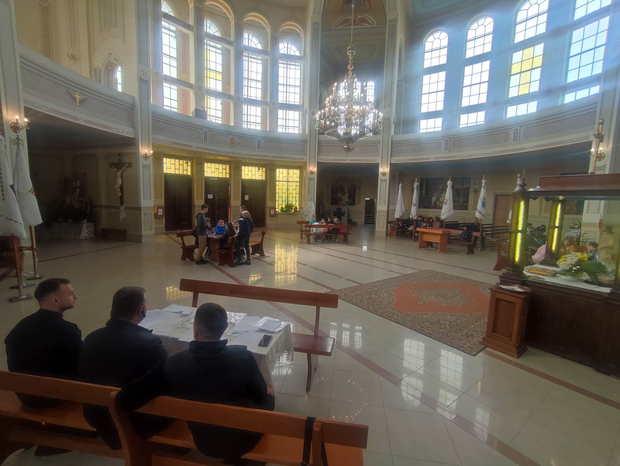 У Львівській Архиєпархії відбувся деканальний рівень всецерковної інтелектуальної гри «Що? Де? Коли?» У Львівській Архиєпархії відбувся деканальний рівень всецерковної інтелектуальної гри «Що? Де? Коли?»