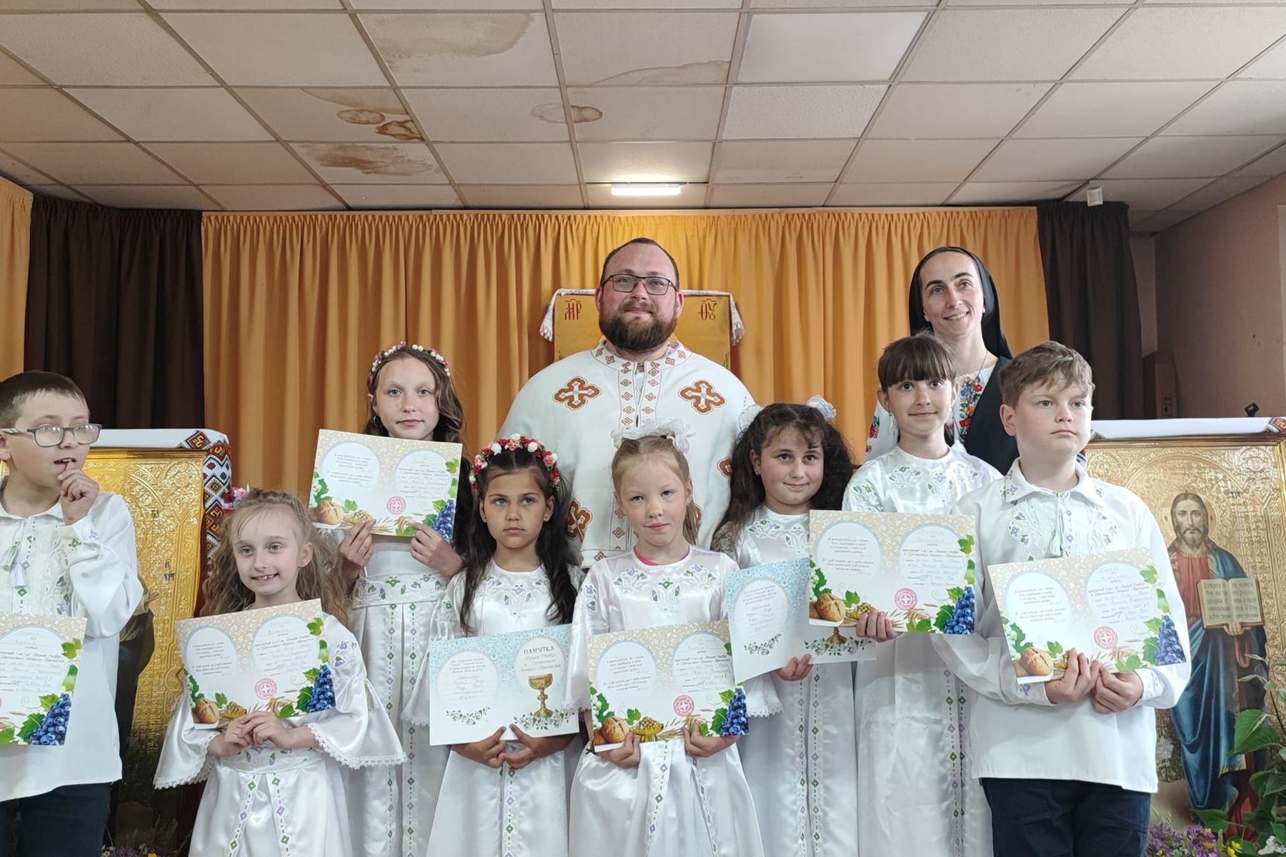 У Місійному центрі редемптористів у&nbsp;Чернігові відбулася Перша Сповідь та&nbsp;Урочисте Причастя