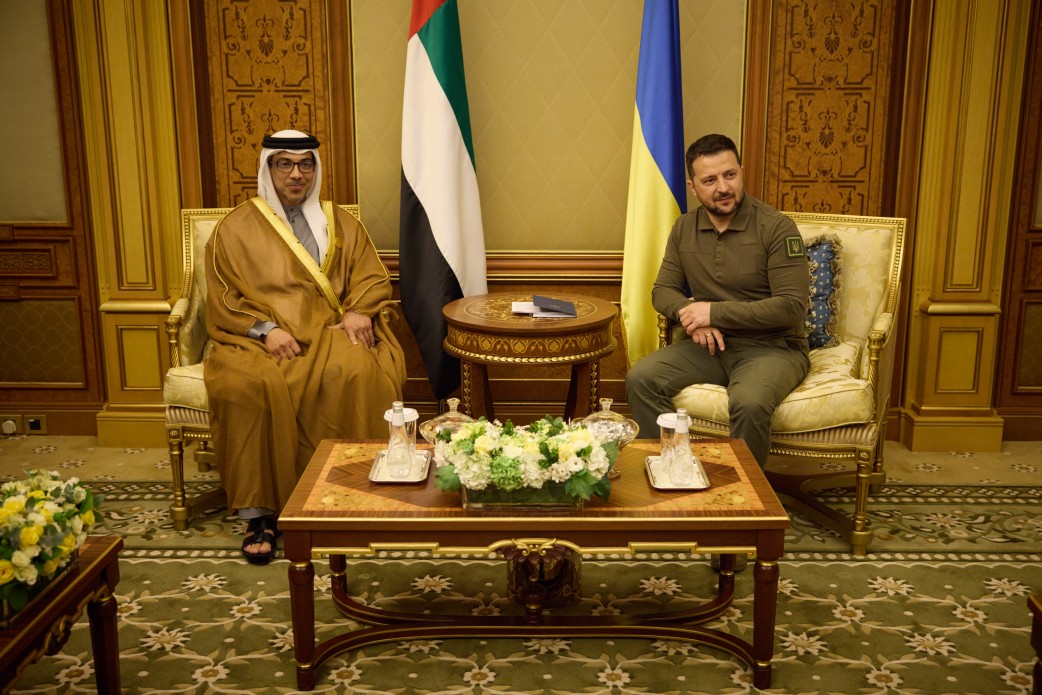 У Саудівській Аравії Президент провів зустрічі з главами делегацій ОАЕ, Оману та Кувейту У Саудівській Аравії Президент провів зустрічі з главами делегацій ОАЕ, Оману та Кувейту