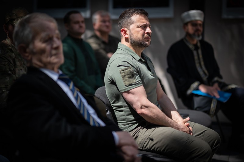 Україна робить усе можливе задля звільнення Криму та перемоги над російським агресором – Президент на зустрічі з представниками Меджлісу кримськотатарського народу Україна робить усе можливе задля звільнення Криму та перемоги над російським агресором – Президент на зустрічі з представниками Меджлісу кримськотатарського народу