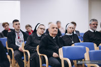 Українські ікони на&nbsp;конвертах і&nbsp;марках Ватикану: у&nbsp;товаристві &laquo;Свята Софія&raquo; презентували пасхальний поштовий набір