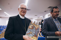 Українські ікони на&nbsp;конвертах і&nbsp;марках Ватикану: у&nbsp;товаристві &laquo;Свята Софія&raquo; презентували пасхальний поштовий набір