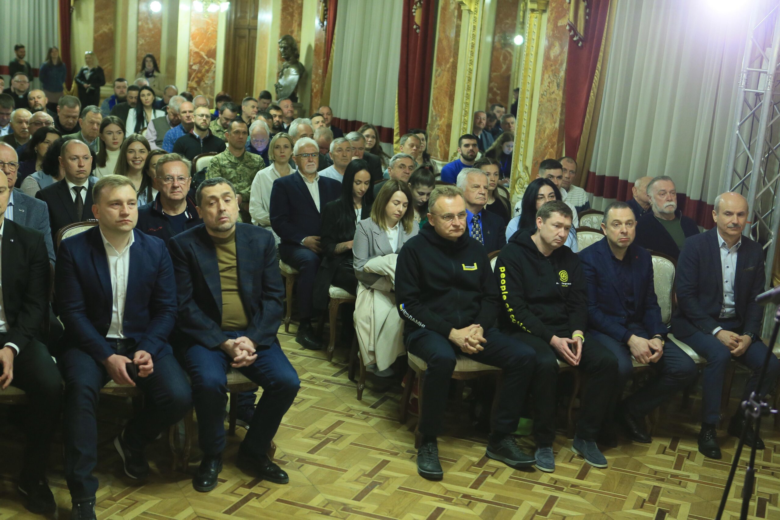 Владика Володимир до спортсменів: «Молодечий запал і досвід здобутий літами разом можуть дати добрий результат» Владика Володимир до спортсменів: «Молодечий запал і досвід здобутий літами разом можуть дати добрий результат»