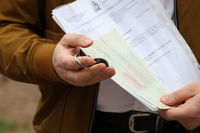 Владика Володимир Груца освятив другий автомобіль швидкої допомоги для Шпиталю Шептицького