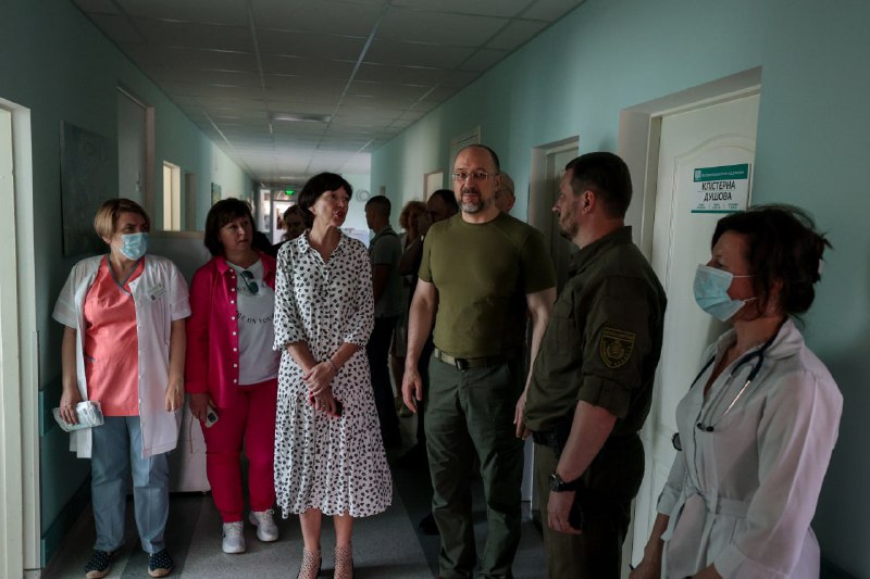 📍 Відвідали сьогодні Херсонщину. В обласному центрі ознайомилися зі станом ліквідації наслідків підриву Каховської ГЕС. 📍 Відвідали сьогодні Херсонщину. В обласному центрі ознайомилися зі станом ліквідації наслідків підриву Каховської ГЕС.