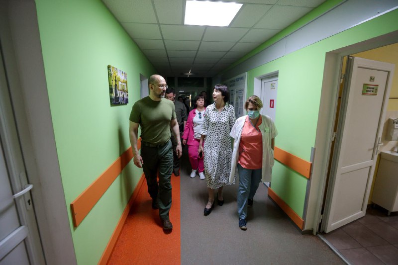 📍 Відвідали сьогодні Херсонщину. В обласному центрі ознайомилися зі станом ліквідації наслідків підриву Каховської ГЕС. 📍 Відвідали сьогодні Херсонщину. В обласному центрі ознайомилися зі станом ліквідації наслідків підриву Каховської ГЕС.