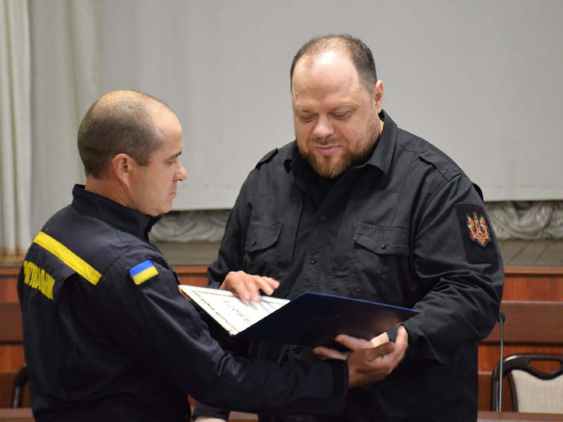 Рятувальники ДСНС отримали нагороди від Голови Верховної Ради України⤵️ Рятувальники ДСНС отримали нагороди від Голови Верховної Ради України⤵️