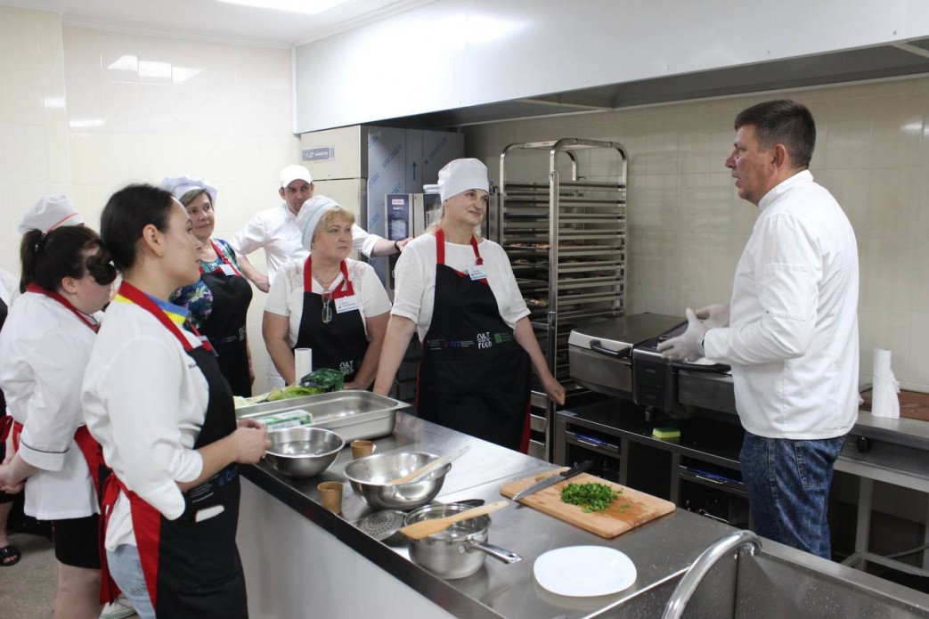 600 кухарів пройдуть навчання у Кулінарних хабах проекту School Chef’s Training Hubs Development 600 кухарів пройдуть навчання у Кулінарних хабах проекту School Chef’s Training Hubs Development