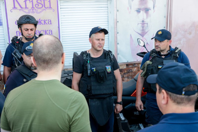 📍 Відвідали сьогодні Херсонщину. В обласному центрі ознайомилися зі станом ліквідації наслідків підриву Каховської ГЕС. 📍 Відвідали сьогодні Херсонщину. В обласному центрі ознайомилися зі станом ліквідації наслідків підриву Каховської ГЕС.