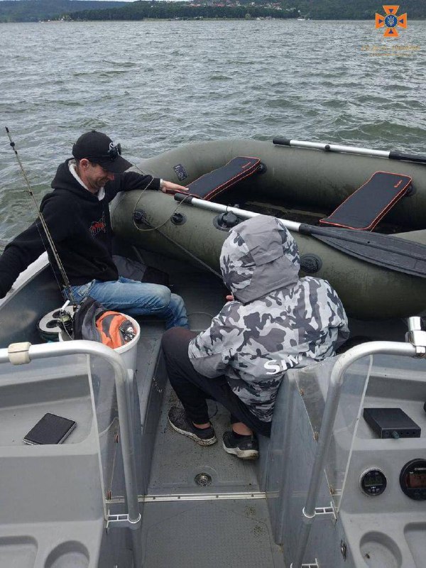 Хмельницькі рятувальники допомогли 2 рибалкам
29 червня на річці Дністер, поблизу с Хмельницькі рятувальники допомогли 2 рибалкам
29 червня на річці Дністер, поблизу с