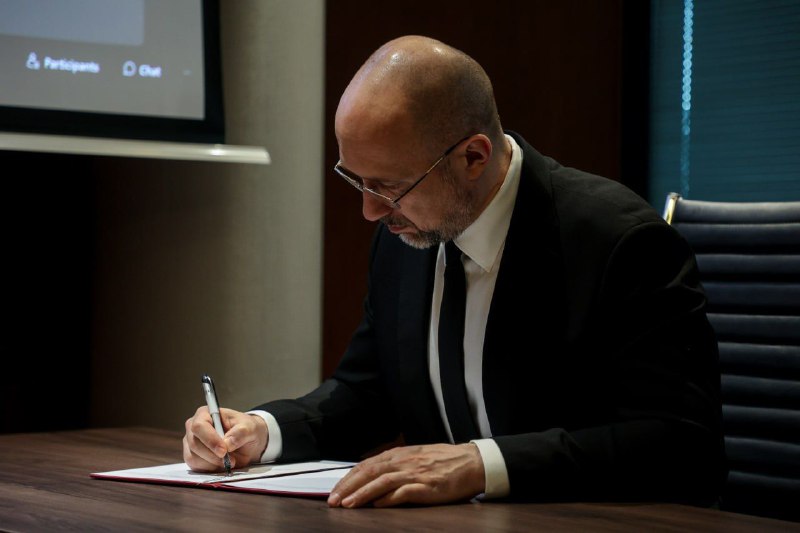 📊 ЄБРР підтримає українську енергетику на 600 млн євро вже цього року. Сьогодні підписали низку меморандумів між Банком та «Укргідроенерго» 📊 ЄБРР підтримає українську енергетику на 600 млн євро вже цього року. Сьогодні підписали низку меморандумів між Банком та «Укргідроенерго»