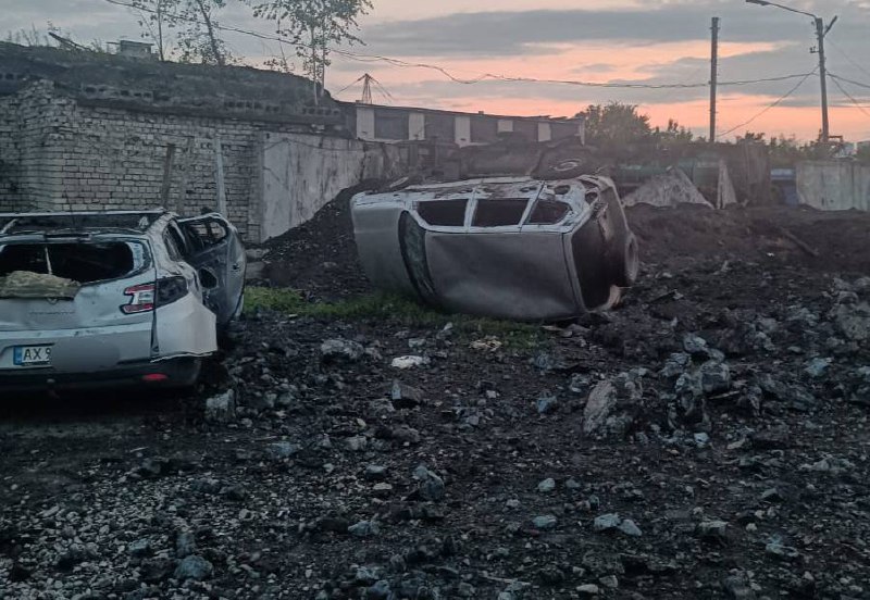 📍Харківщина. 24 червня
Минулої ночі ворог завдав удари ракетами С-300 по Харкову 📍Харківщина. 24 червня
Минулої ночі ворог завдав удари ракетами С-300 по Харкову