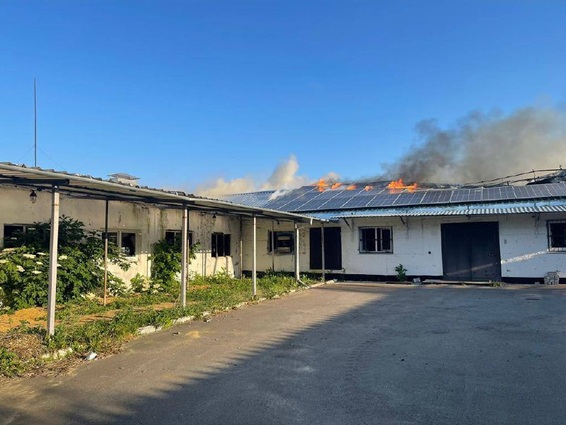 📍Харківщина. 3 червня
Ворог масовано обстрілював прикордонні та прифронтові населені пункти Харківського 📍Харківщина. 3 червня
Ворог масовано обстрілював прикордонні та прифронтові населені пункти Харківського