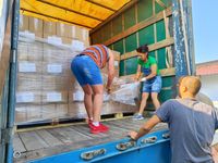 Церква, яка допомагає: отець Олександр Більський про роздачу гігієнічних наборів на Херсонщині Церква, яка допомагає: отець Олександр Більський про роздачу гігієнічних наборів на Херсонщині