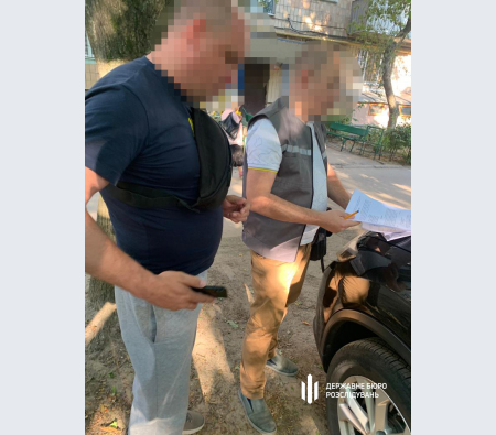 ДБР повідомило про підозру експодатківцю з Полтави, який прикривав незаконну діяльність горілчаного заводу ДБР повідомило про підозру експодатківцю з Полтави, який прикривав незаконну діяльність горілчаного заводу