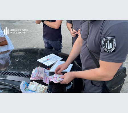 ДБР викрило запорізького полковника ДСНС, який наживався на війні ДБР викрило запорізького полковника ДСНС, який наживався на війні