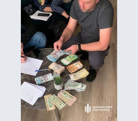 ДБР викрило запорізького полковника ДСНС, який наживався на війні ДБР викрило запорізького полковника ДСНС, який наживався на війні