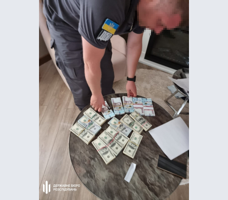 ДБР викрило запорізького полковника ДСНС, який наживався на війні ДБР викрило запорізького полковника ДСНС, який наживався на війні