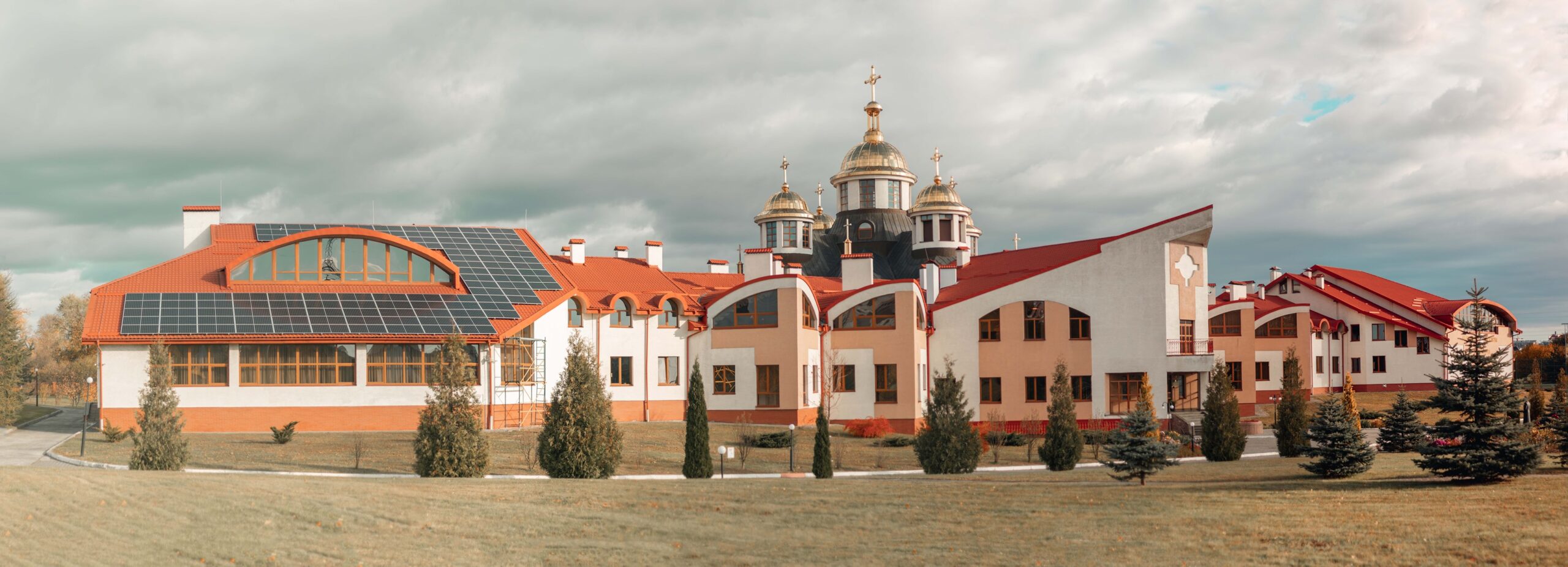 Дух, що освячує і все наповняє: як святкують храмовий празник у церкві Зіслання Святого Духа, що у Львівській семінарії Дух, що освячує і все наповняє: як святкують храмовий празник у церкві Зіслання Святого Духа, що у Львівській семінарії