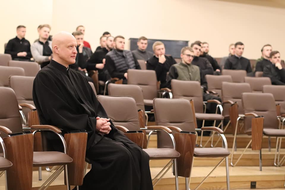 Дух, що освячує і все наповняє: як святкують храмовий празник у церкві Зіслання Святого Духа, що у Львівській семінарії Дух, що освячує і все наповняє: як святкують храмовий празник у церкві Зіслання Святого Духа, що у Львівській семінарії