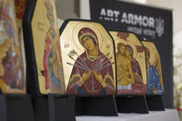 «Духовна звитяга»: в Патріаршому соборі Воскресіння Христового проходить виставка ікон, написаних на бронеплитах «Духовна звитяга»: в Патріаршому соборі Воскресіння Христового проходить виставка ікон, написаних на бронеплитах