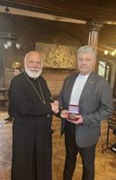 Катедру і&nbsp;Центр підтримки українців у&nbsp;Лондоні відвідав п&rsquo;ятий Президент України