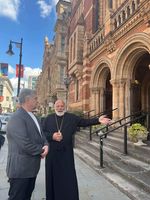 Катедру і&nbsp;Центр підтримки українців у&nbsp;Лондоні відвідав п&rsquo;ятий Президент України