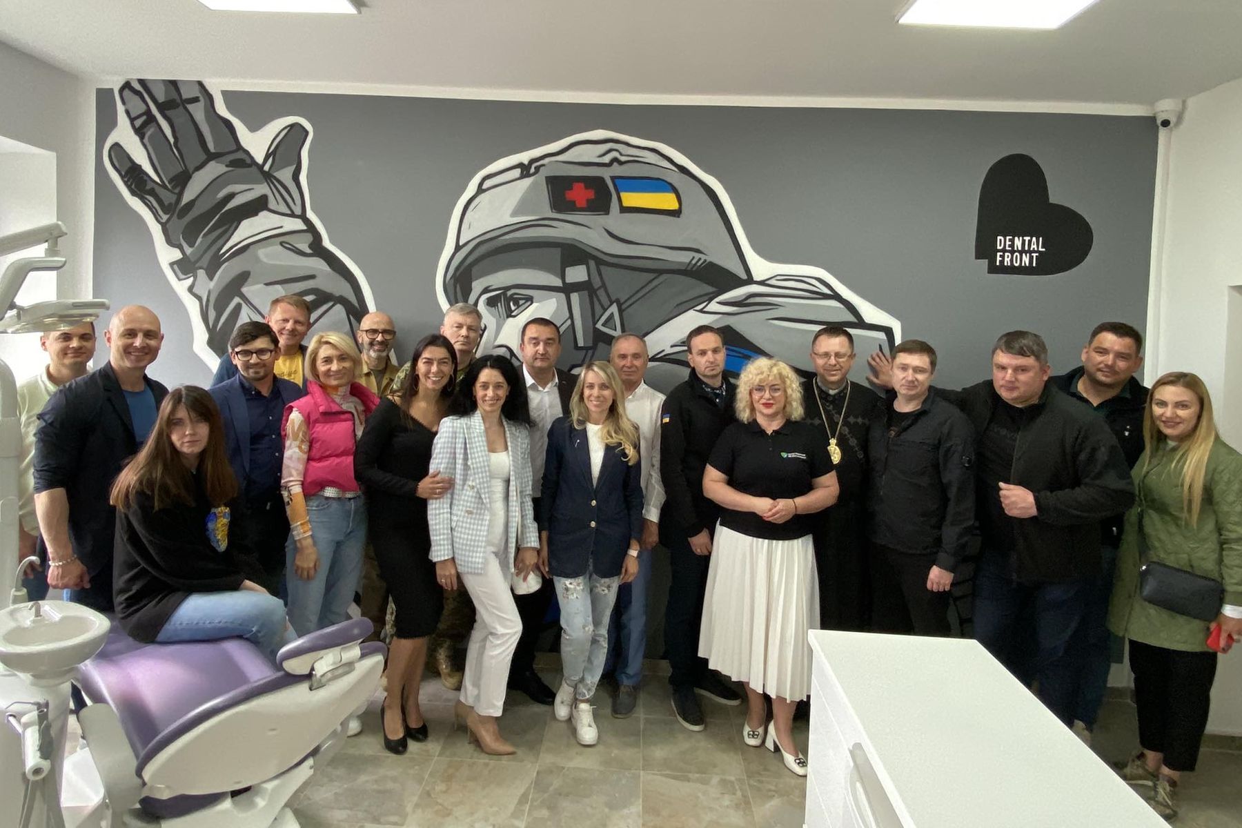 На Львівщині освятили першу клініку благодійного проєкту &laquo;Dental Front&raquo; для військових