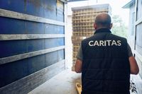 Патріарша фундація «Мудра справа» і БФ «Карітас-Коломия» відправили гігієнічні та продуктові набори на Херсонщину Патріарша фундація «Мудра справа» і БФ «Карітас-Коломия» відправили гігієнічні та продуктові набори на Херсонщину