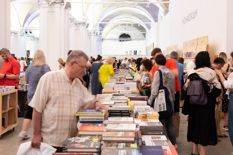 Президент і перша леді України відвідали XI Міжнародний фестиваль «Книжковий Арсенал» Президент і перша леді України відвідали XI Міжнародний фестиваль «Книжковий Арсенал»