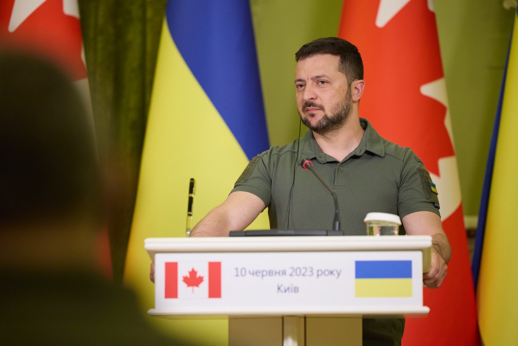 Сили оборони здійснюють контрнаступальні дії на лінії фронту, довіряємо нашим військовим – Президент України Сили оборони здійснюють контрнаступальні дії на лінії фронту, довіряємо нашим військовим – Президент України
