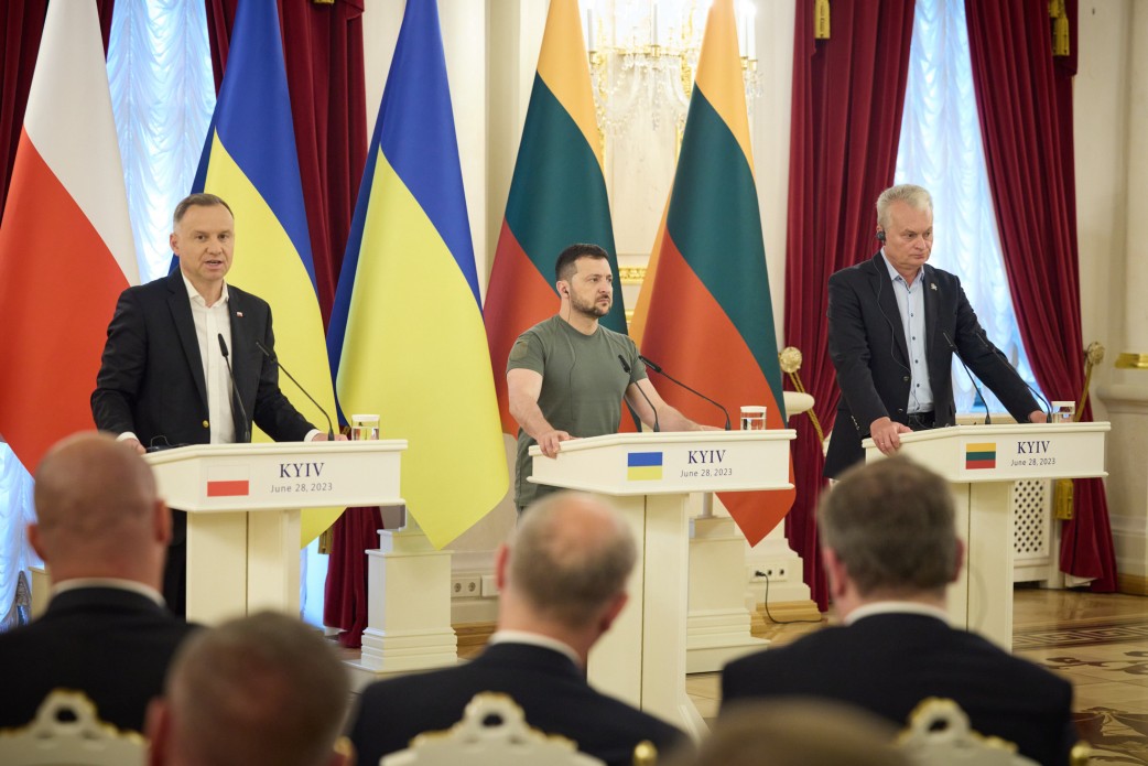 Володимир Зеленський зустрівся з президентами Польщі та Литви в Києві Володимир Зеленський зустрівся з президентами Польщі та Литви в Києві
