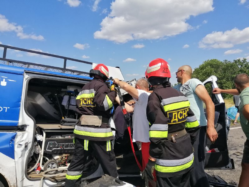 На Кіровоградщині рятувальники працюють на місці ДТП ⤵️
16 липня о 13:50 до Служби порятунку 101 надійшло повідомлення про те На Кіровоградщині рятувальники працюють на місці ДТП ⤵️
16 липня о 13:50 до Служби порятунку 101 надійшло повідомлення про те