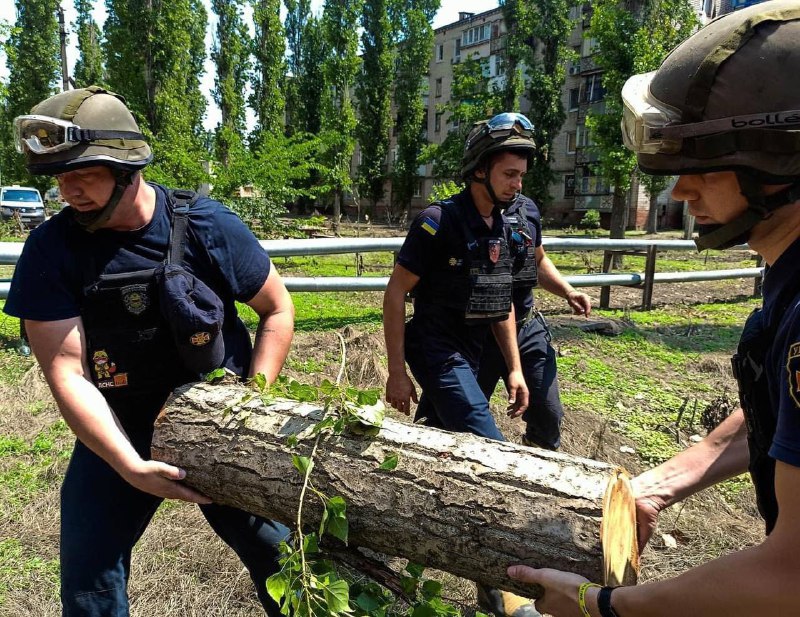 #Херсонщина
2 липня підтопленим залишається 1 населений пункт (1 будинок) на правому березі р #Херсонщина
2 липня підтопленим залишається 1 населений пункт (1 будинок) на правому березі р