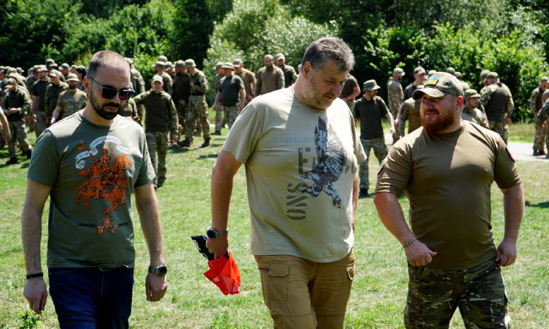 🤝 Сьогодні привітали воїнів Гвардії наступу - бійців Штурмовий полк НПУ «Сафарі» з Днем Національної поліції України 🤝 Сьогодні привітали воїнів Гвардії наступу - бійців Штурмовий полк НПУ «Сафарі» з Днем Національної поліції України